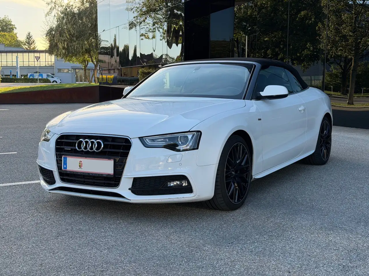 Audi A5 A5 Cabrio 2,0 TFSI quattro Sport S-tronic Sport — photo 1 of 17