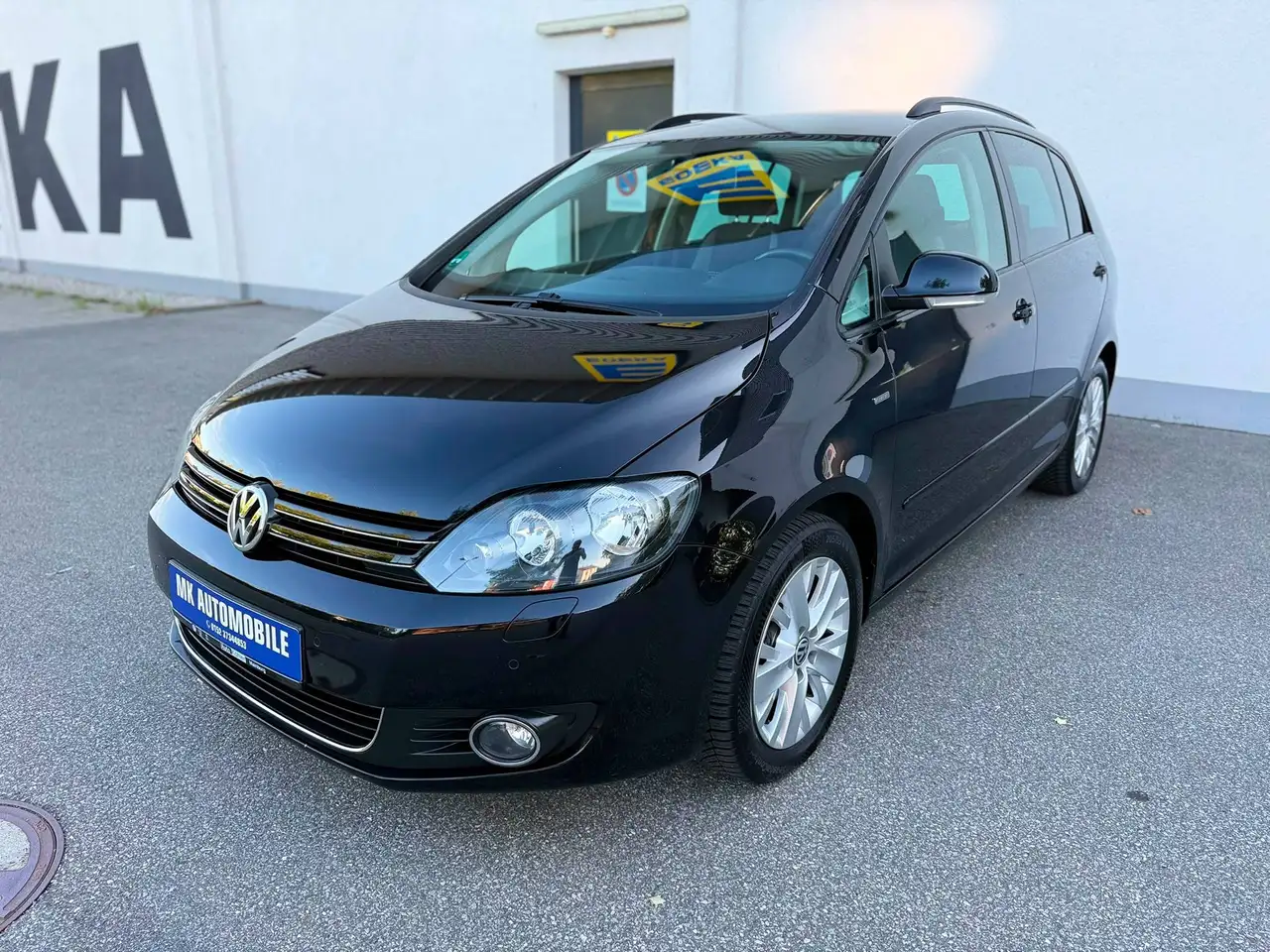 Volkswagen Golf Plus Life — photo 1 of 15