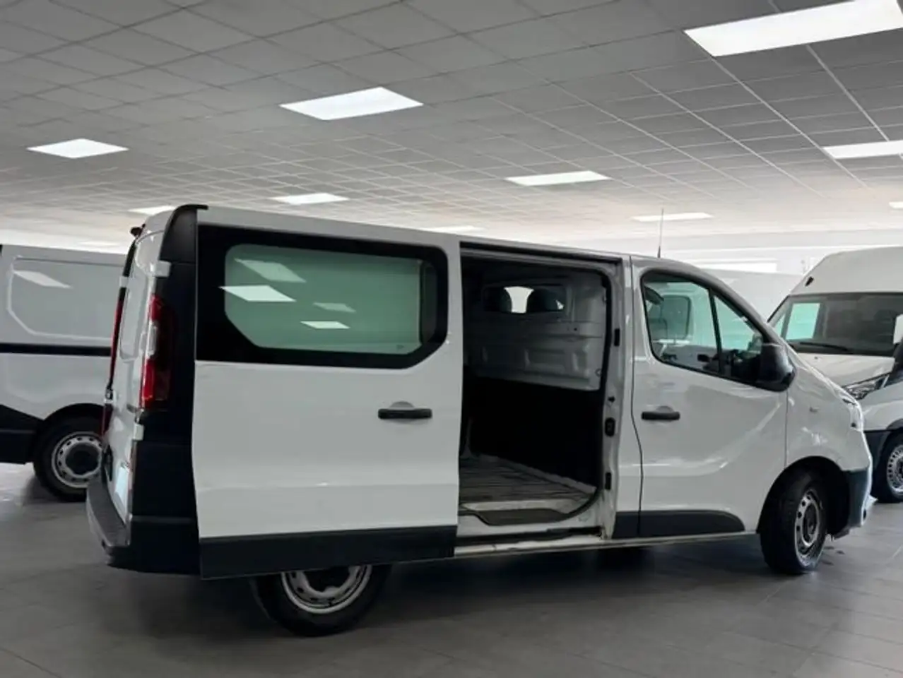 2021 Renault Trafic Furgón 27 L1H1 Energy BluedCi 88kW, photograph 9
