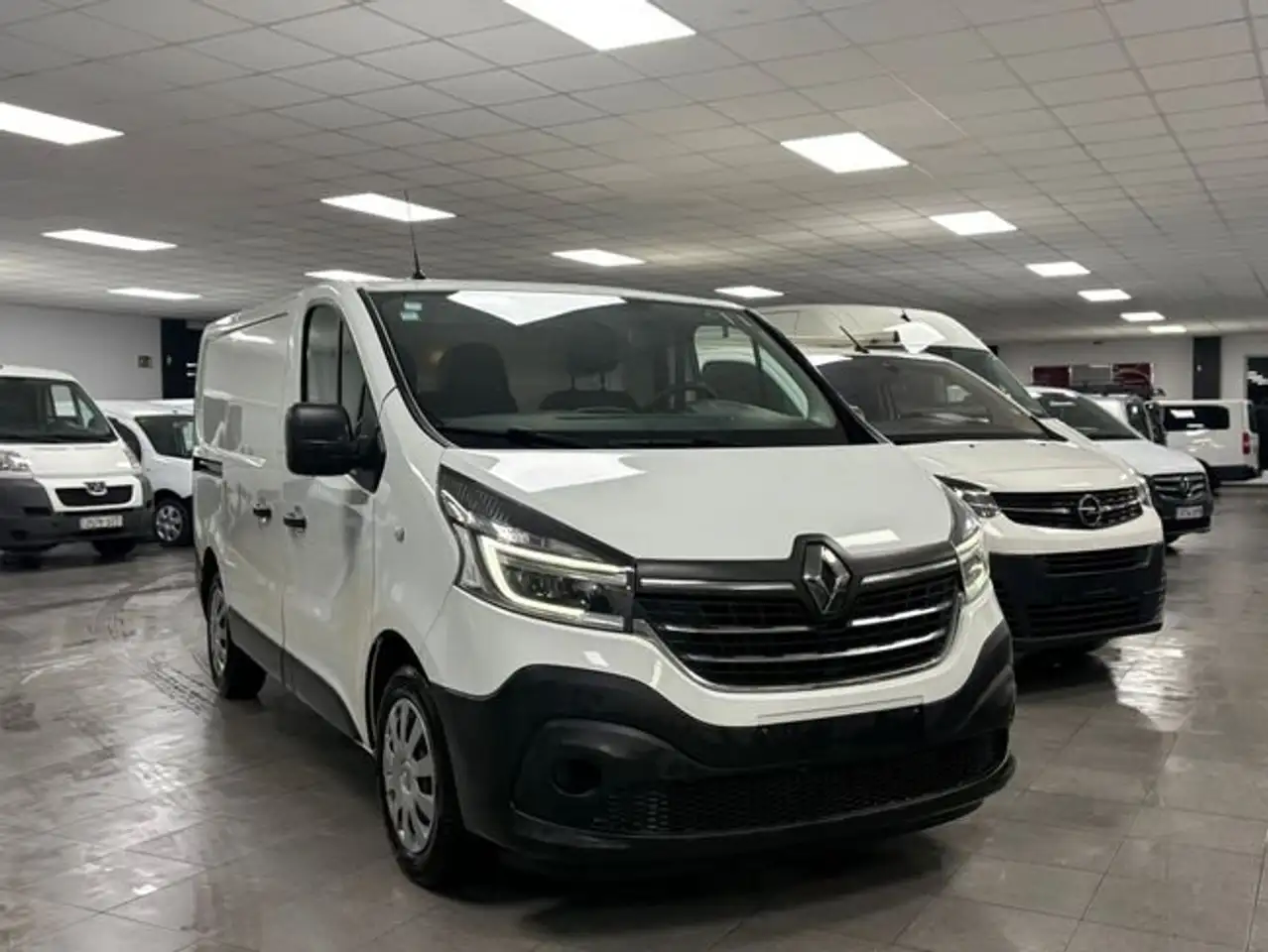 2021 Renault Trafic Furgón 27 L1H1 Energy BluedCi 88kW, photograph 4