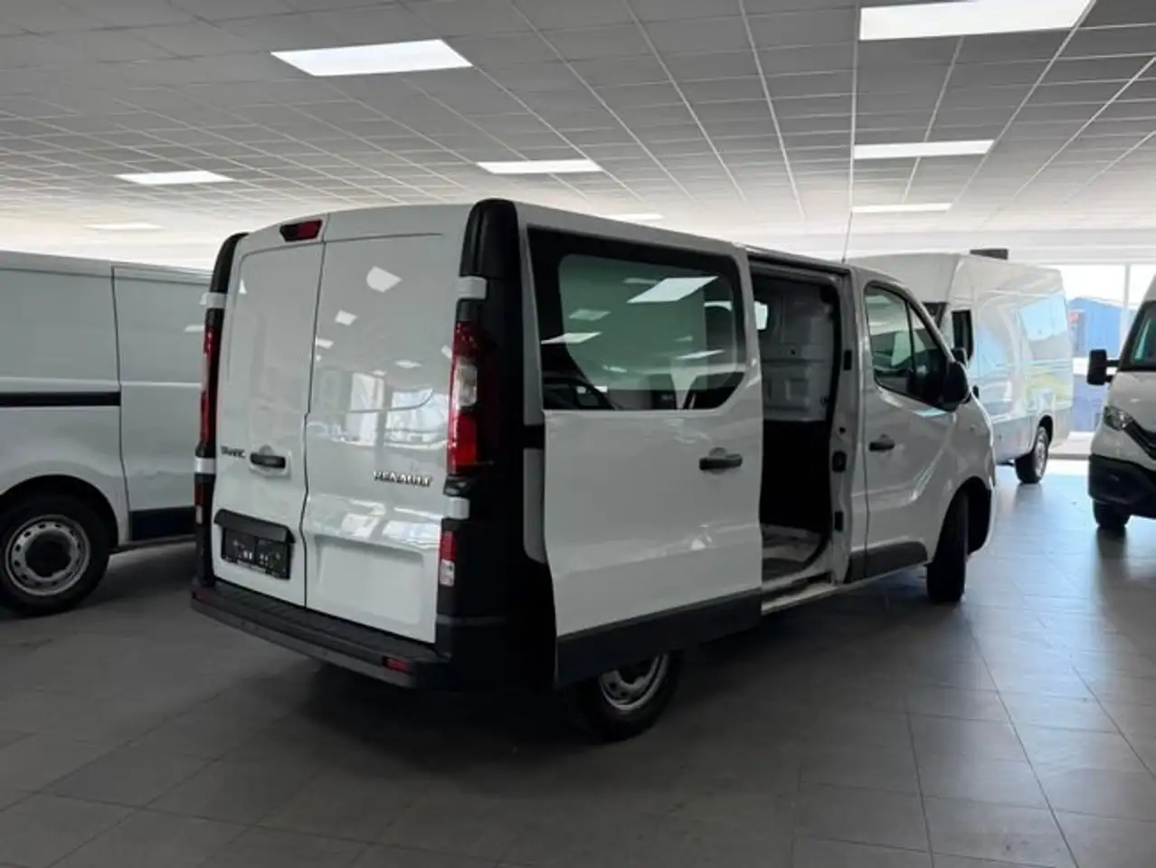 2021 Renault Trafic Furgón 27 L1H1 Energy BluedCi 88kW, photograph 6