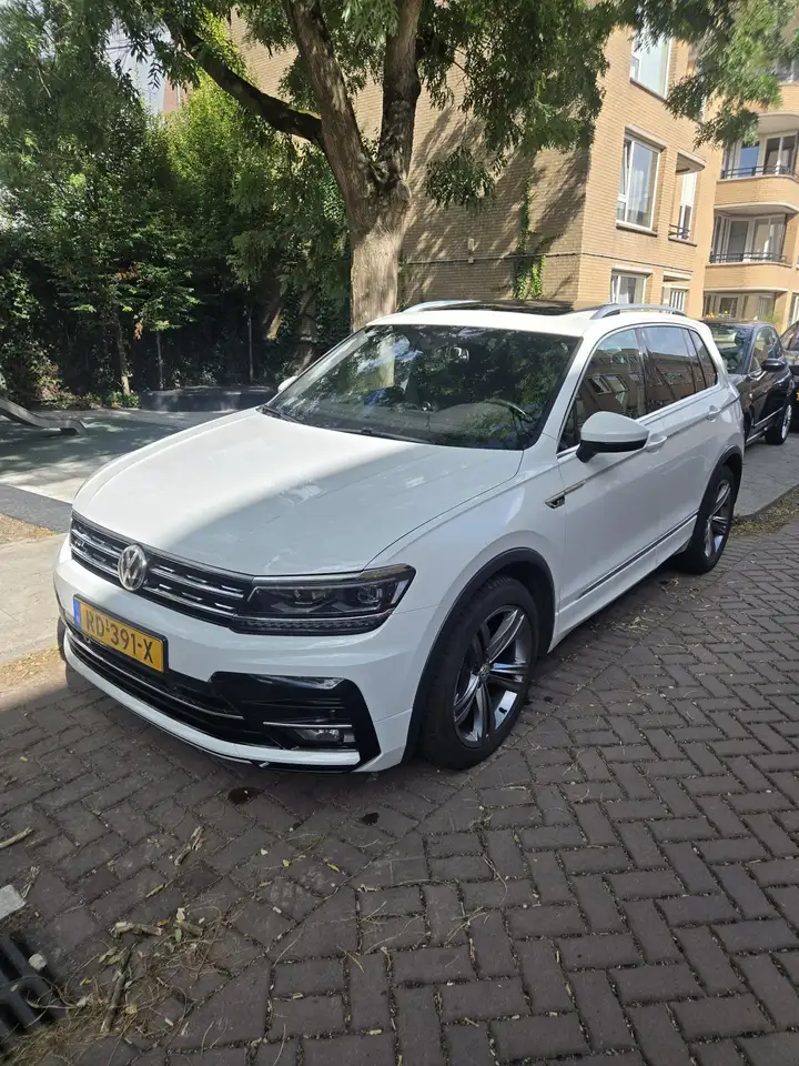 Volkswagen Tiguan 1.4 TSI R-line 2017 Pano Virtual Nap — photo 1 of 15