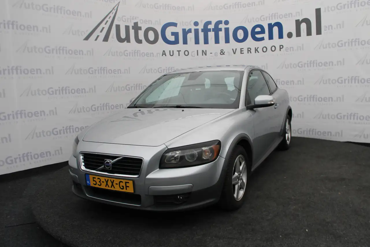 Volvo C30 1.8 Momentum keurige hatchback met NAP — photo 1 of 40
