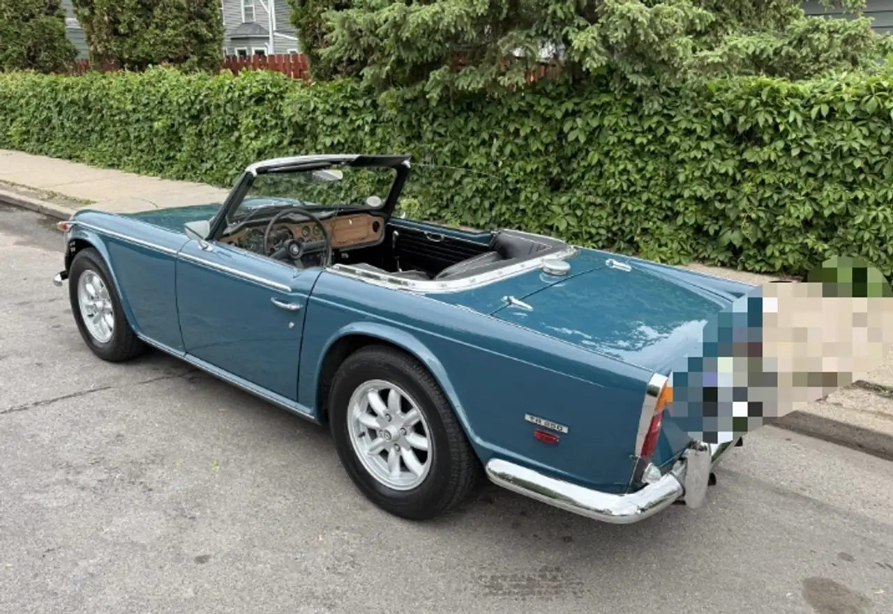 Triumph TR2 — photo 1 of 2