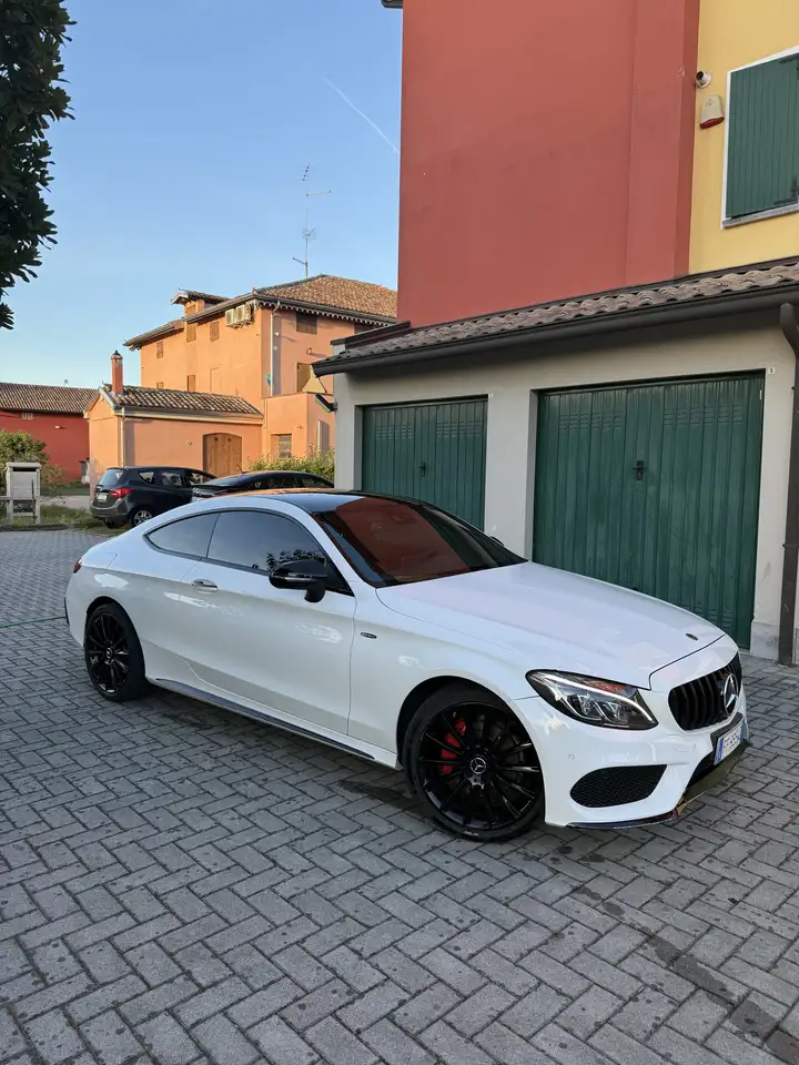 Mercedes-Benz C 220 Coupe d Premium Plus 4matic auto — photo 1 of 9