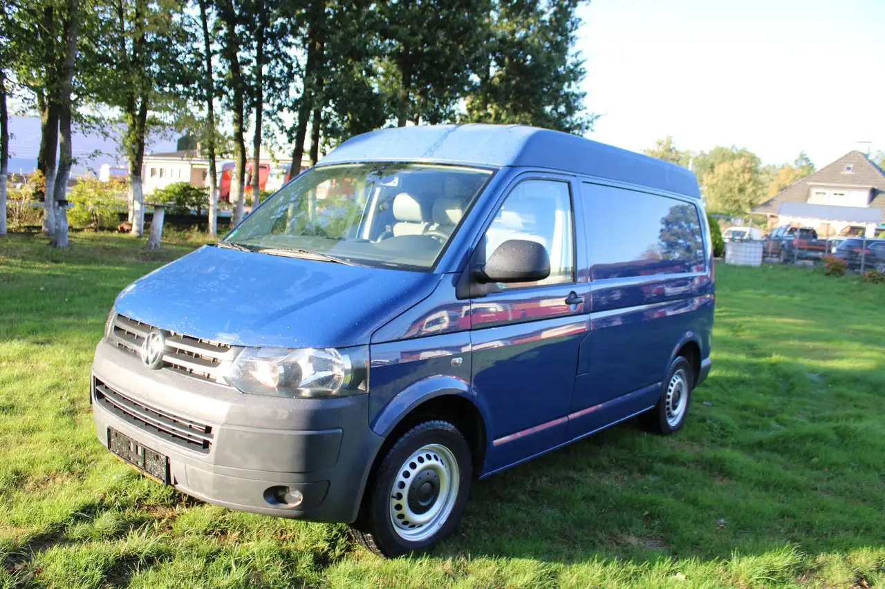 Volkswagen T5 Transporter Kasten/Kombi Kasten Mittelhochdac — photo 1 of 21