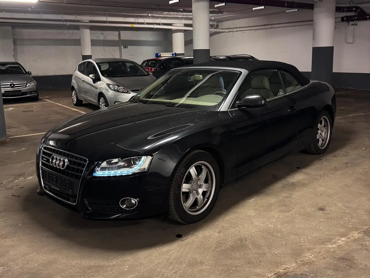Audi A5 A5 Cabrio 2.0 TFSI quattro S tronic — photo 1 of 15