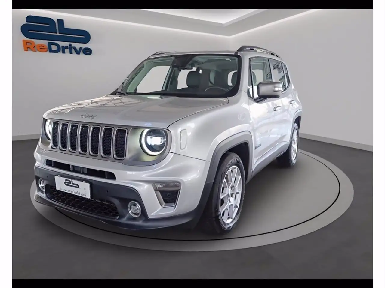 Jeep Renegade 1.3 t4 business 2wd 150cv ddct — photo 1 of 14