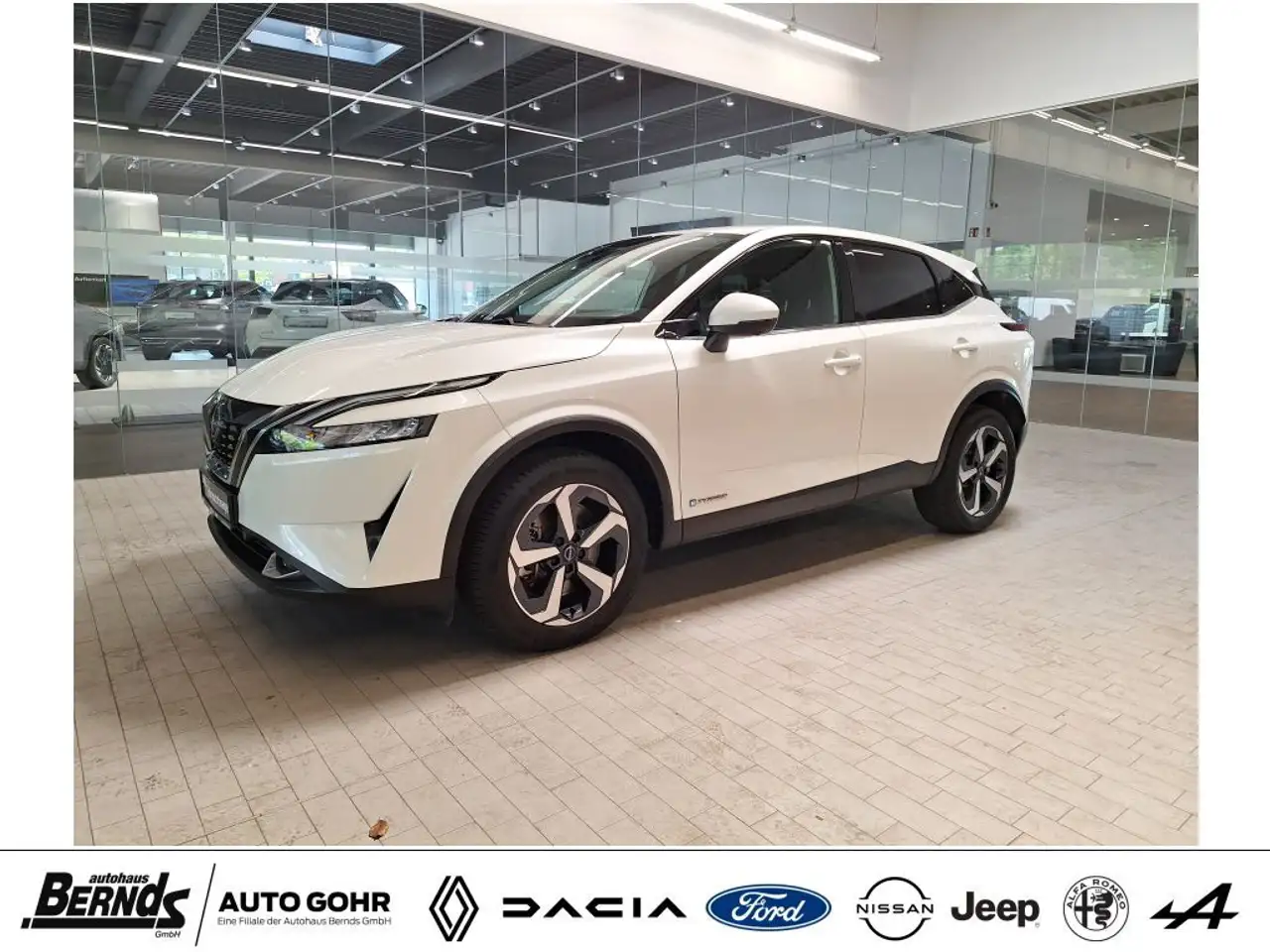 Nissan Qashqai 1.5 VC-T e-Power N-Connecta Sitzheizung Nave — photo 1 of 25