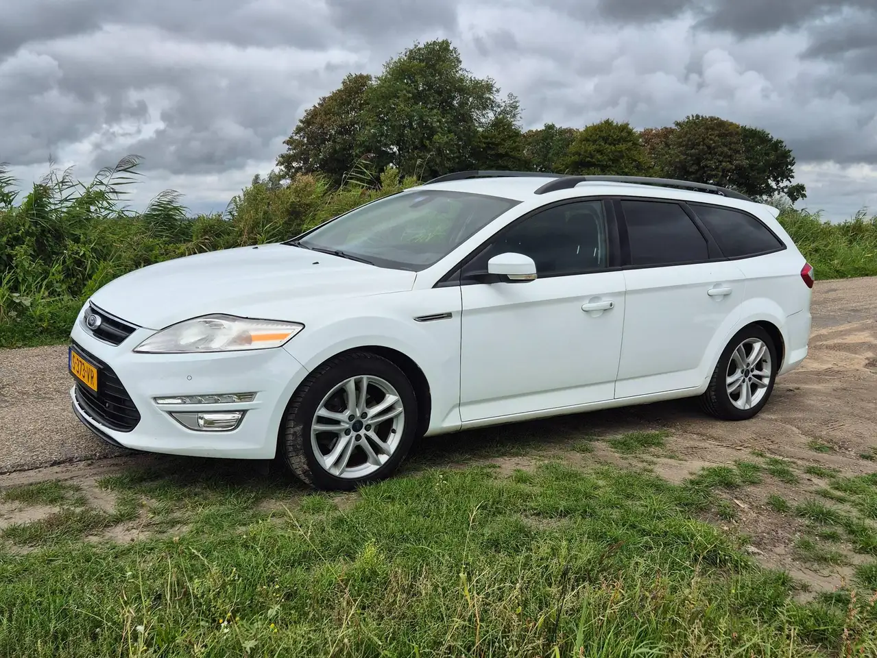 Ford Mondeo Mondeo 1.6 EcoBoost Trend — photo 1 of 17