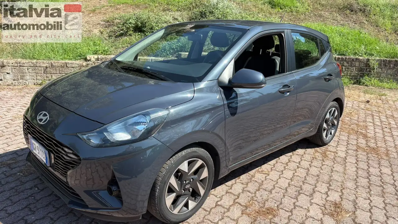 Hyundai i10 1.0 AUTOMATICA 66CV UNICO PROPRIETARIO PRONTA CONSEGNA CARPLAY — photo 1 of 15