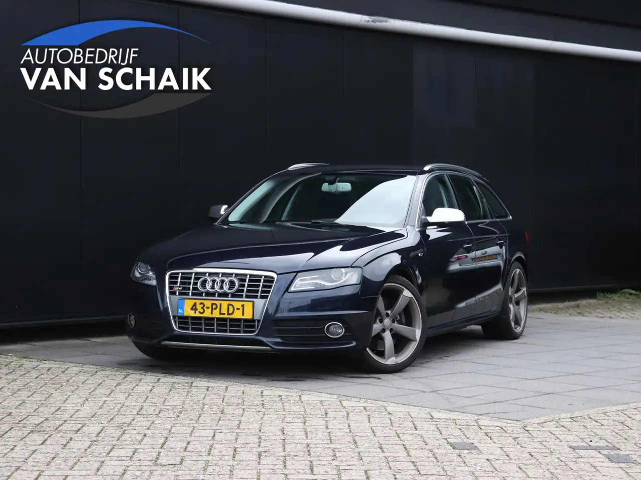 Audi A4 Avant 3.0 TFSI S4 quattro Pro Line | HALF LEDER | — photo 1 of 29