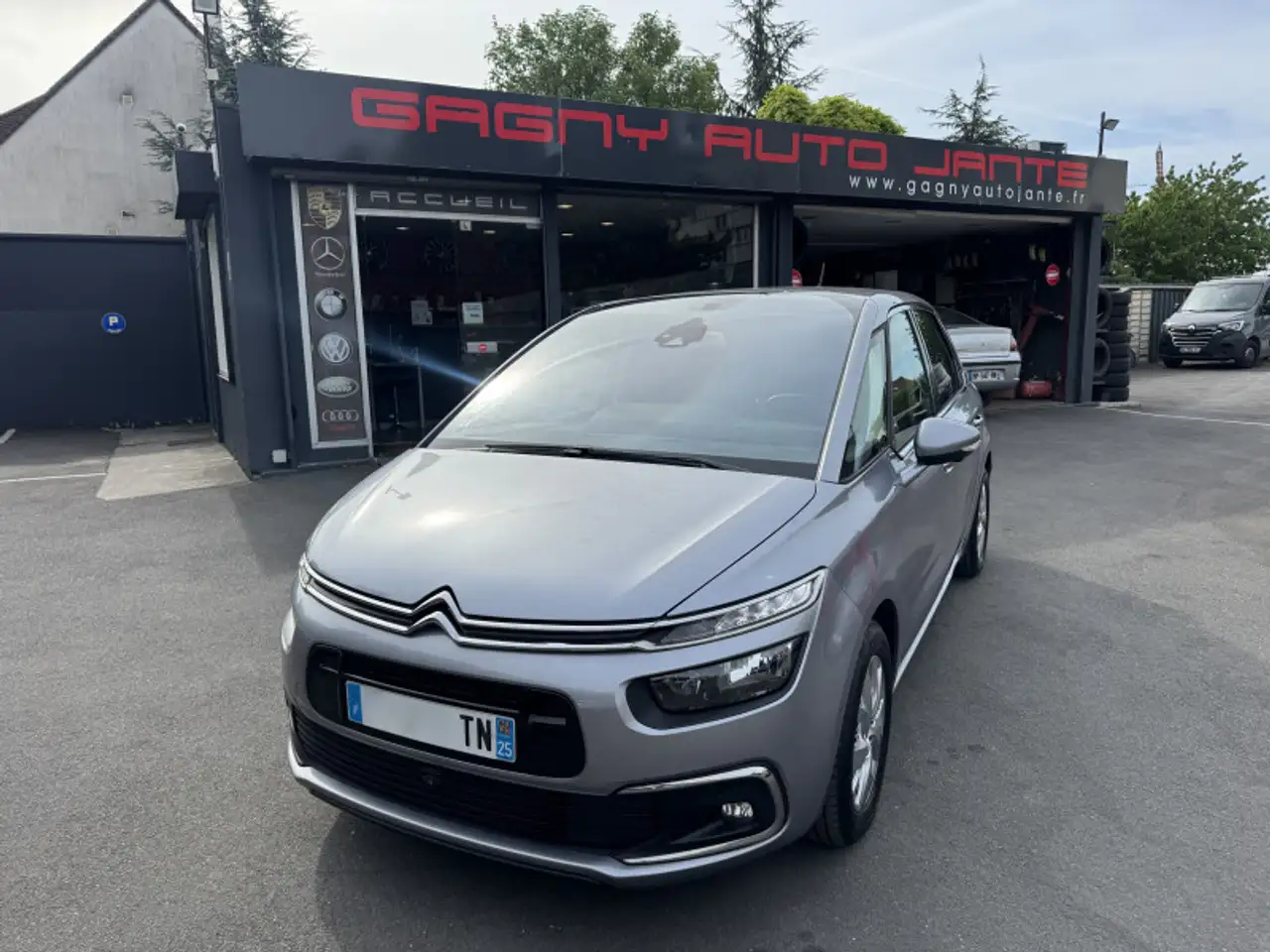 Citroen C4 SpaceTourer PURETECH 130CH S\u0026S FEEL EAT8 7CV — photo 1 of 20