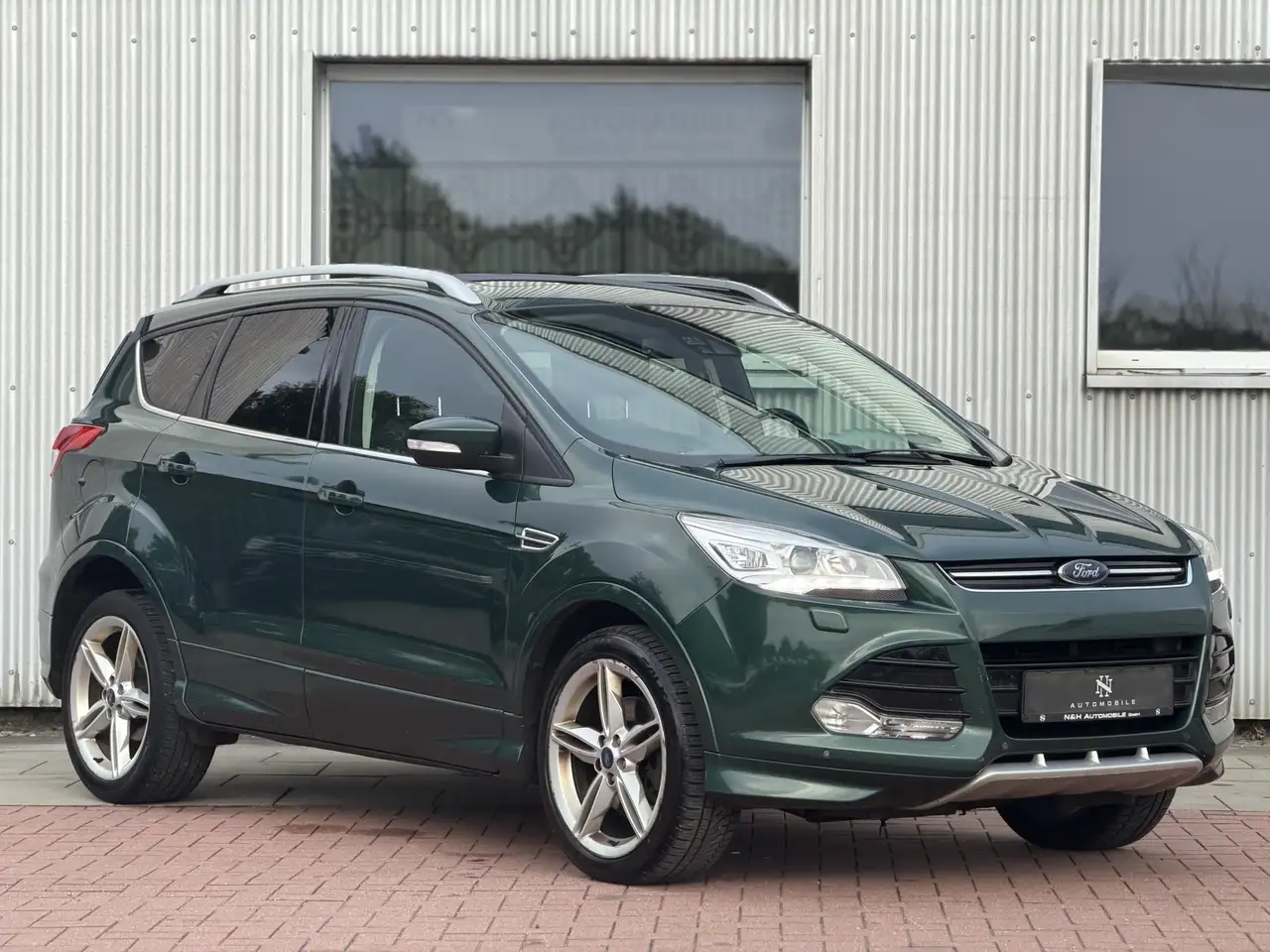 Ford Kuga Individual*Automatik*Panorama*Kamera*Leder — photo 1 of 15