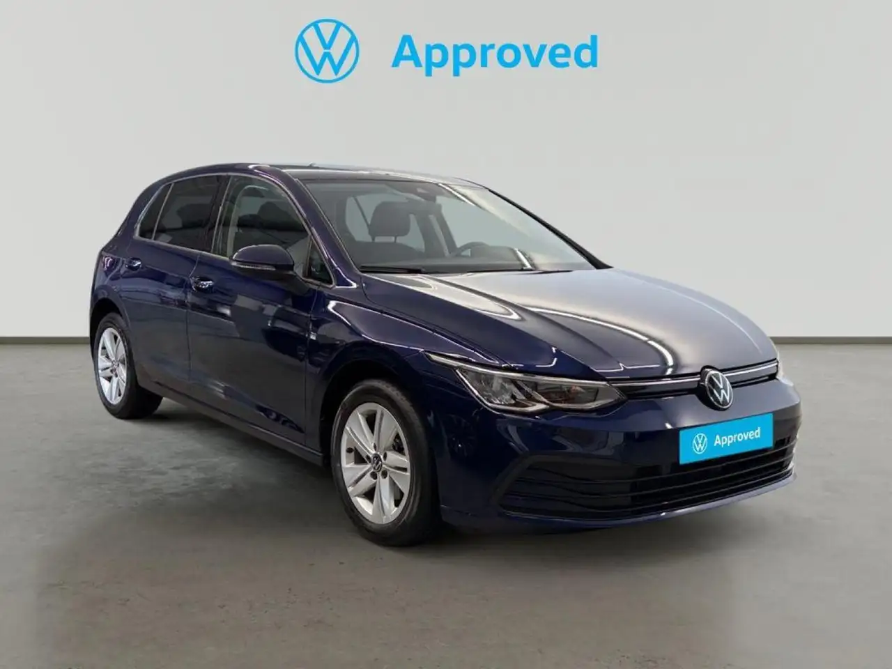 Volkswagen Golf 1.0 eTSI Life DSG 81kW — photo 1 of 15