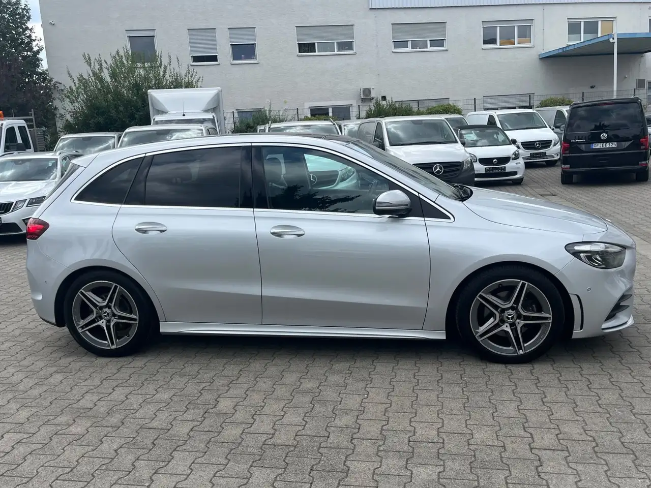 2023 Mercedes-Benz B 200 AMG *Pano *AHK *LED, photograph 3