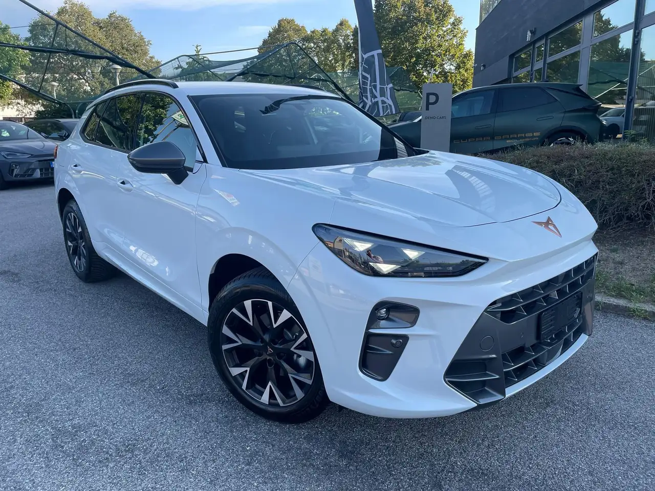 CUPRA Terramar 1.5 HYBRID DSG EDGE — photo 1 of 9