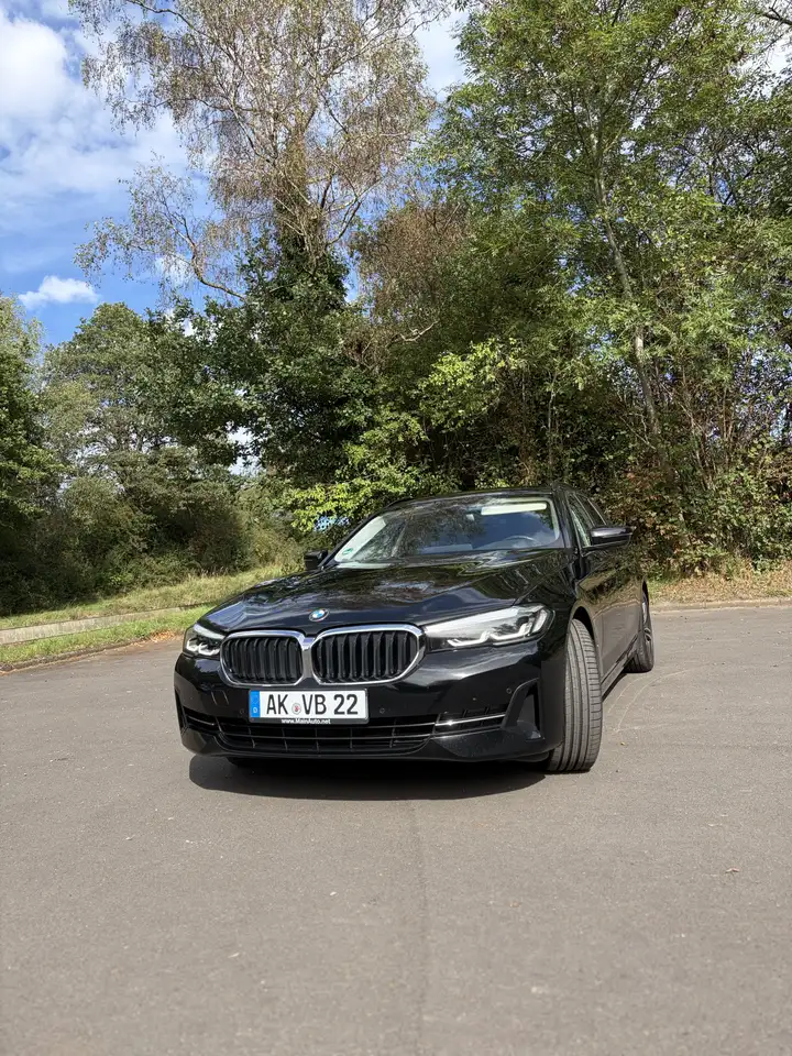 BMW 520 520d Touring Aut. — photo 1 of 9