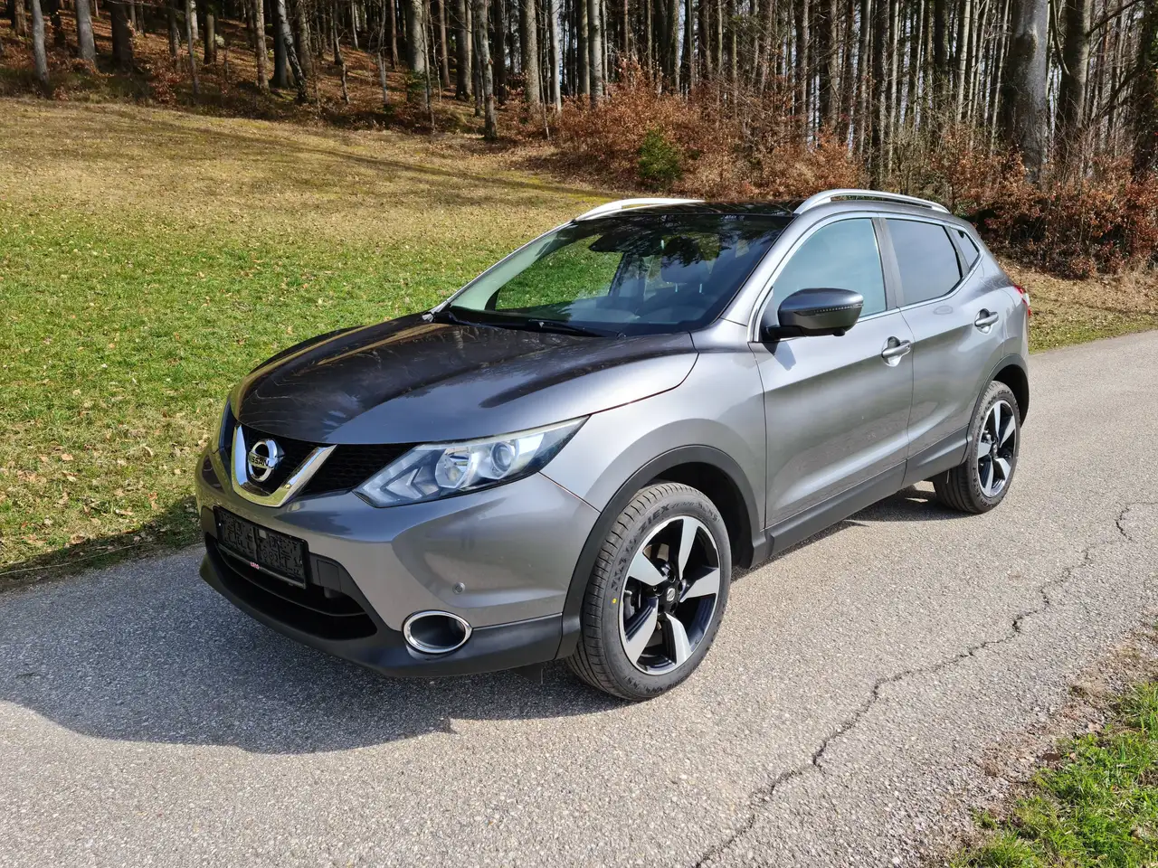 Nissan Qashqai Qashqai 1,2 DIG-T 360° 360° — photo 1 of 26