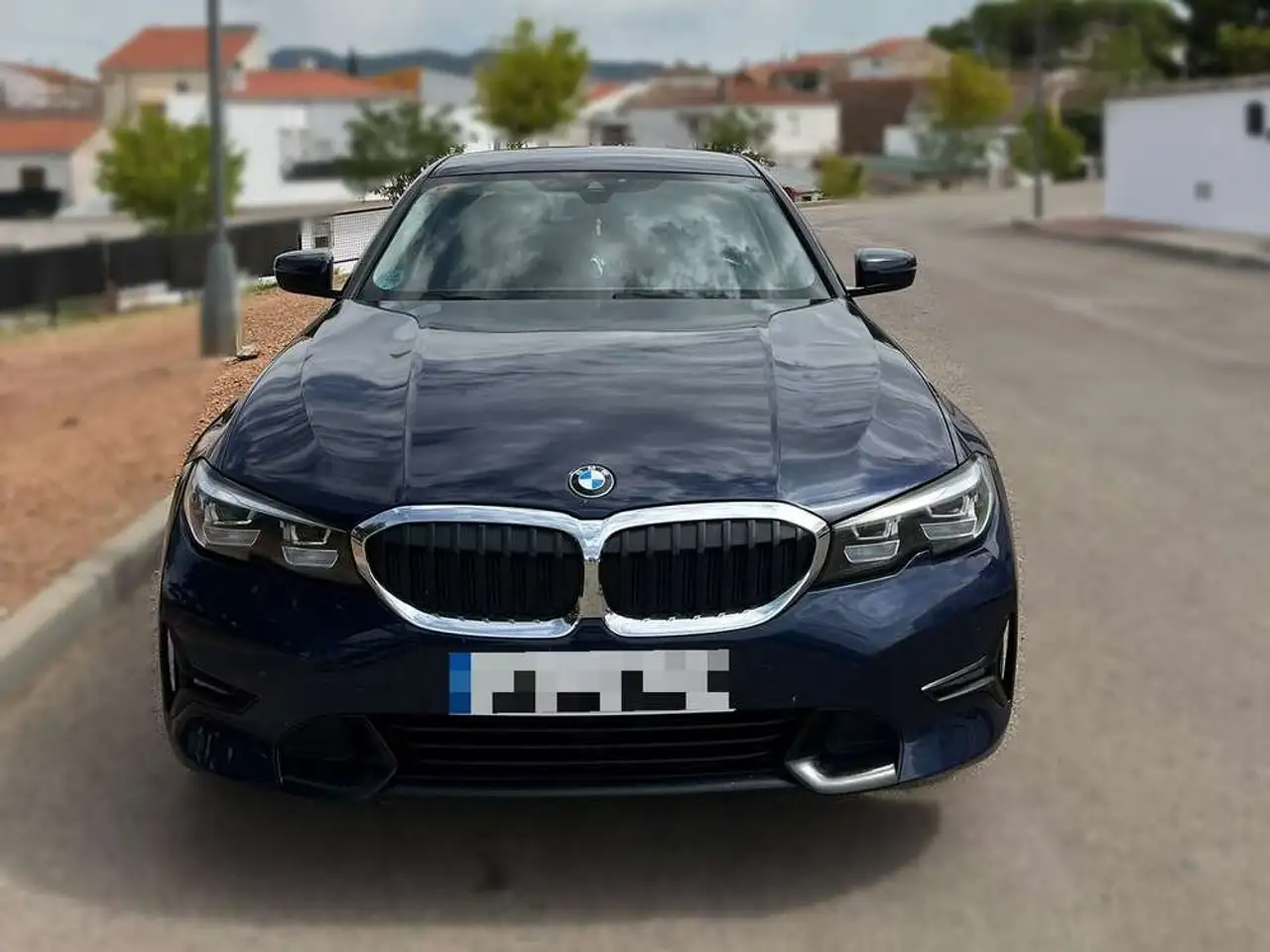 BMW 318 318dA Business — photo 1 of 23