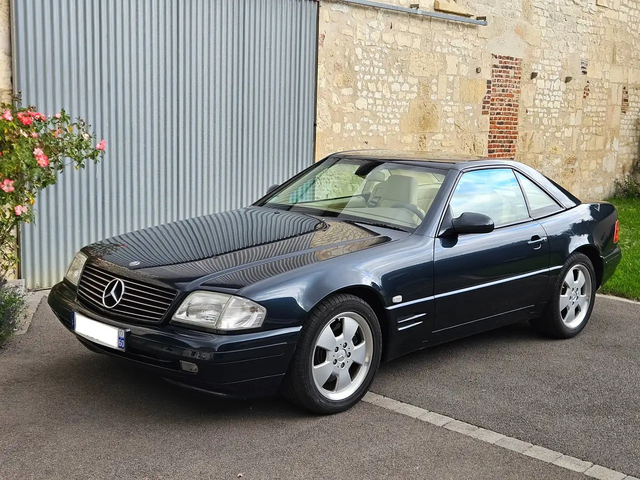 Mercedes-Benz SL 280 SL280 Phase III 204 Ch Etat neuf, seconde main (père et fille) — photo 1 of 40