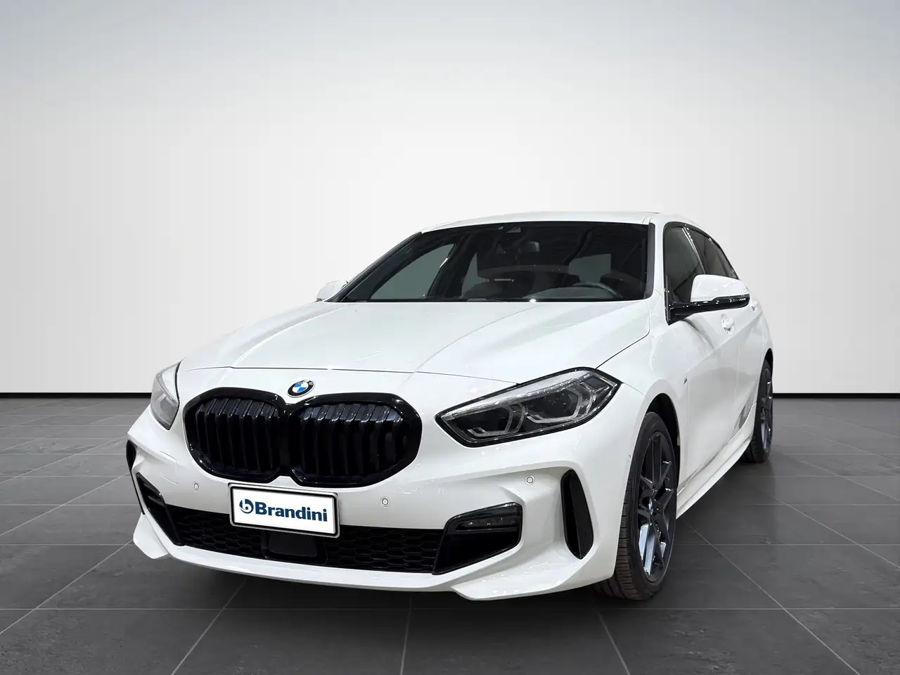 BMW 116 d Msport auto — photo 1 of 15