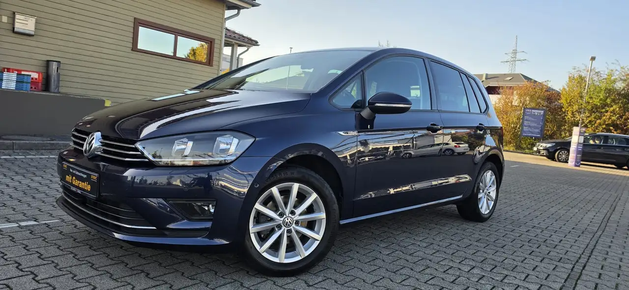 Volkswagen Golf Sportsvan Lounge BMT/Start-Stop — photo 1 of 26