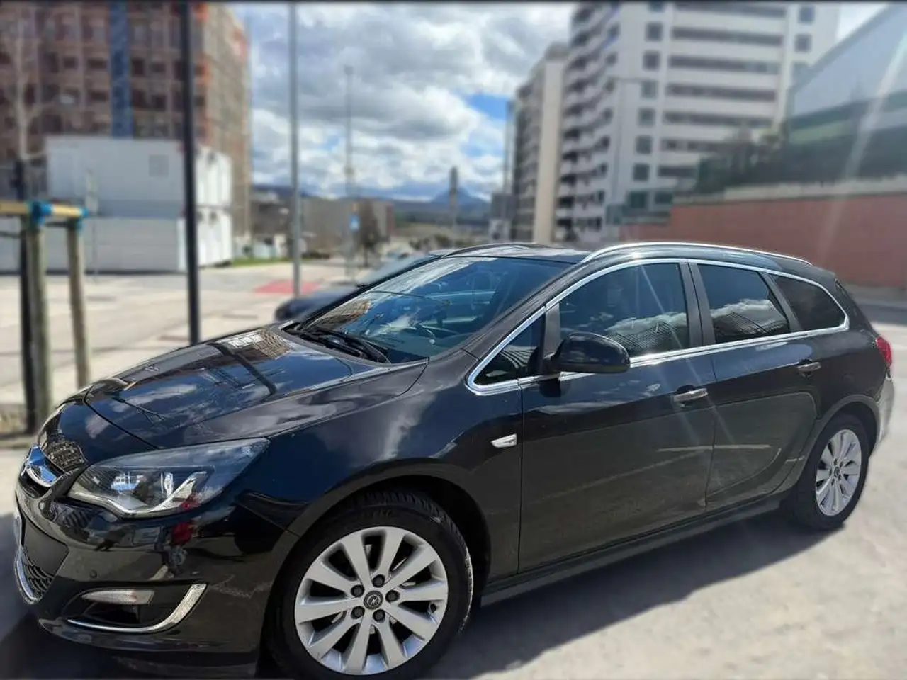 Opel Astra ST 1.7CDTi S/S Selective Business — photo 1 of 13