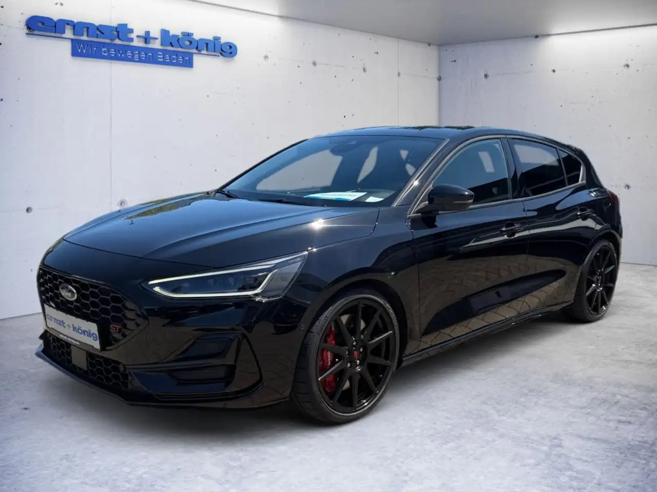 Ford Focus 2.3 EcoBoost S&S ST X — photo 1 of 17