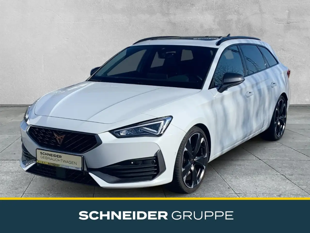 CUPRA Leon SPORTSTOURER 2.0 TSI 4DRIVE VZ LED+PANO+AHK — photo 1 of 36