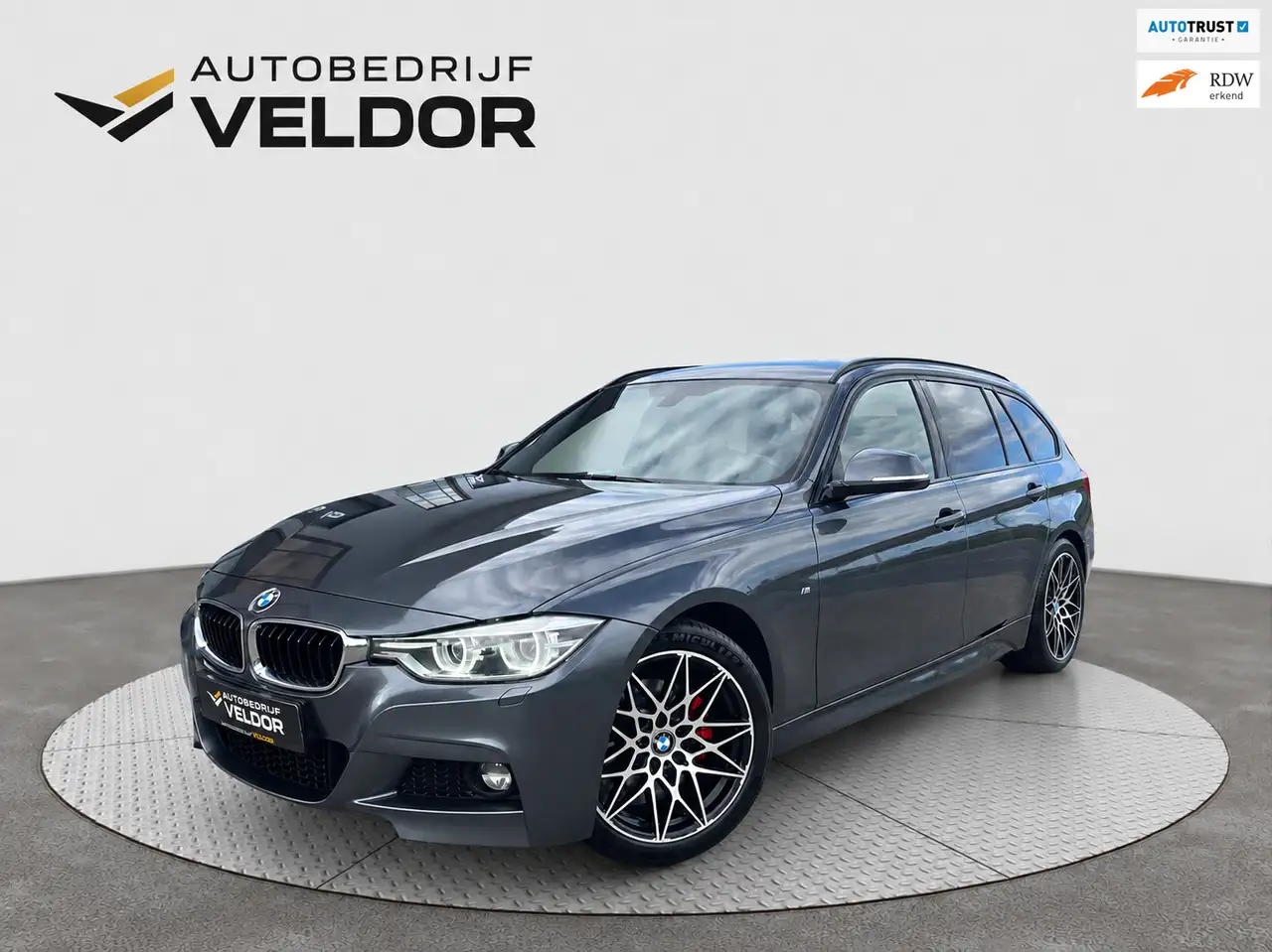 BMW 320 3-serie Touring 320i M Sport Edition 2019 — photo 1 of 15