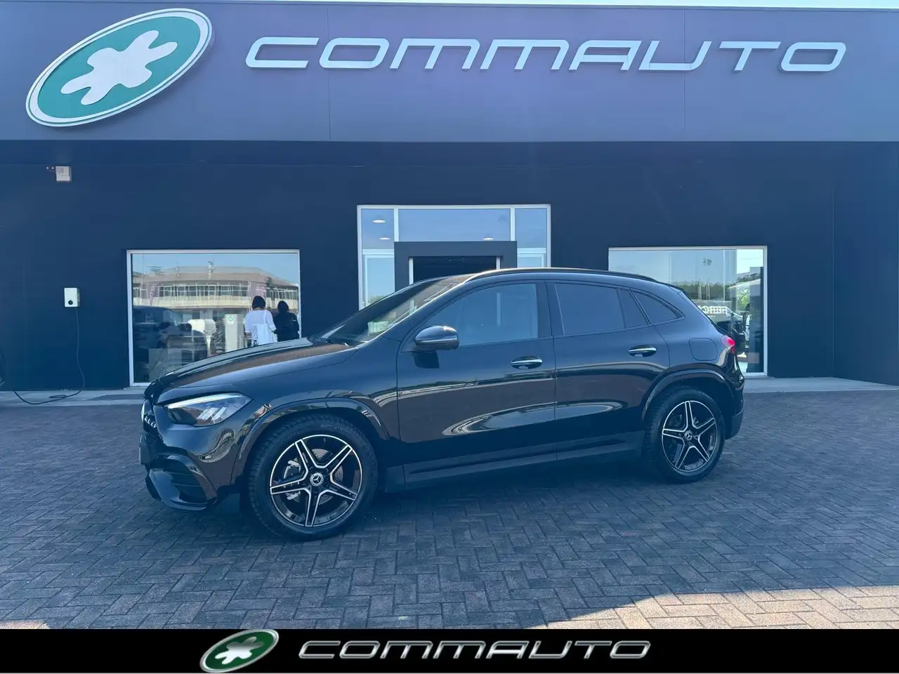 Mercedes-Benz GLA 200 d Automatic 4Matic AMG Line Advanced Plus — photo 1 of 15