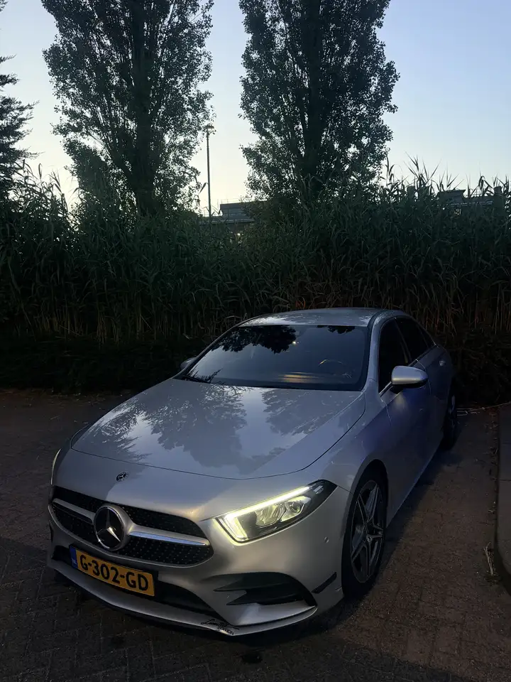 Mercedes-Benz A 180 7G-DCT — photo 1 of 8