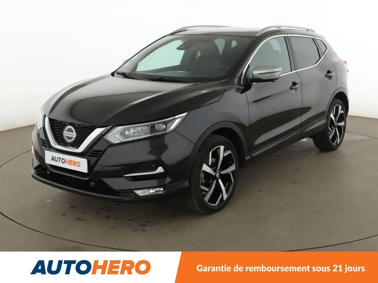 Nissan Qashqai 1.3 DIG-T — photo 1 of 40
