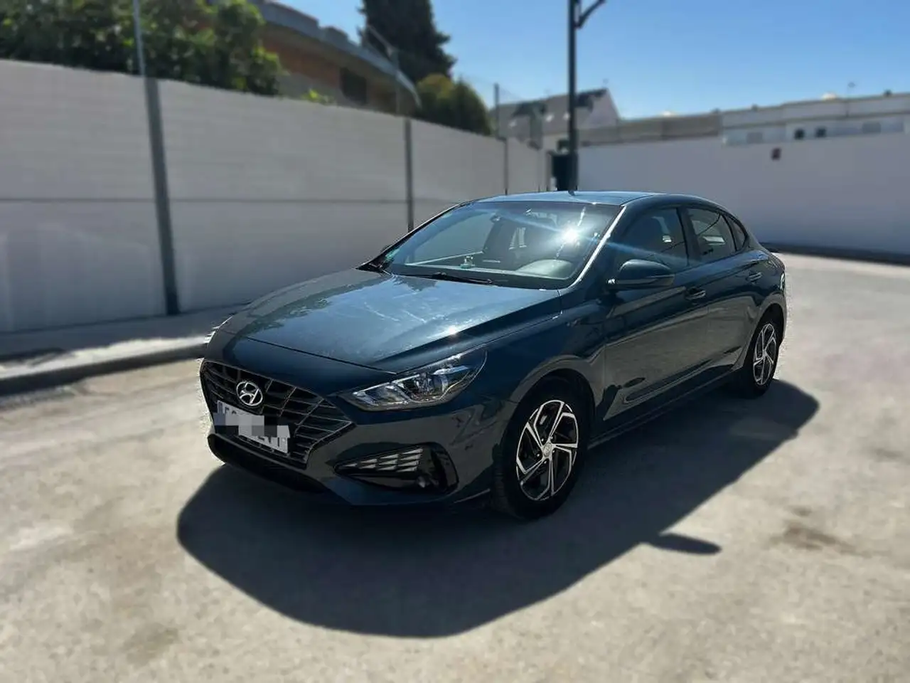 Hyundai i30 1.0 TGDI Klass Fastback — photo 1 of 13