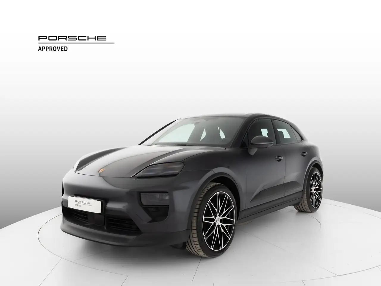 Porsche Macan — photo 1 of 15