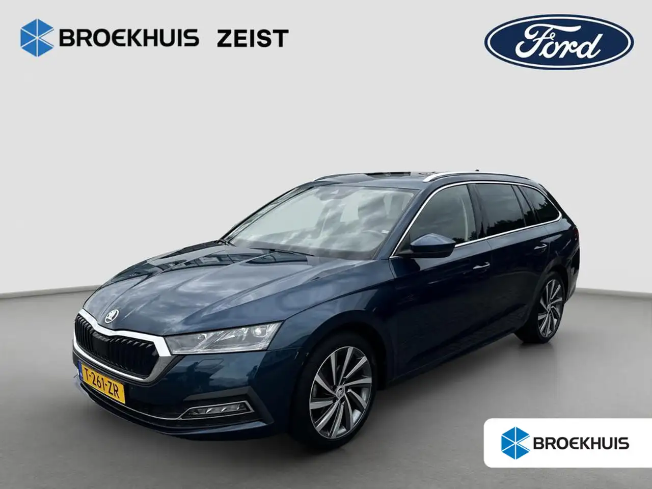 Skoda Octavia Combi 1.5 TSI First Edition | Trekhaak | Panoramad — photo 1 of 6