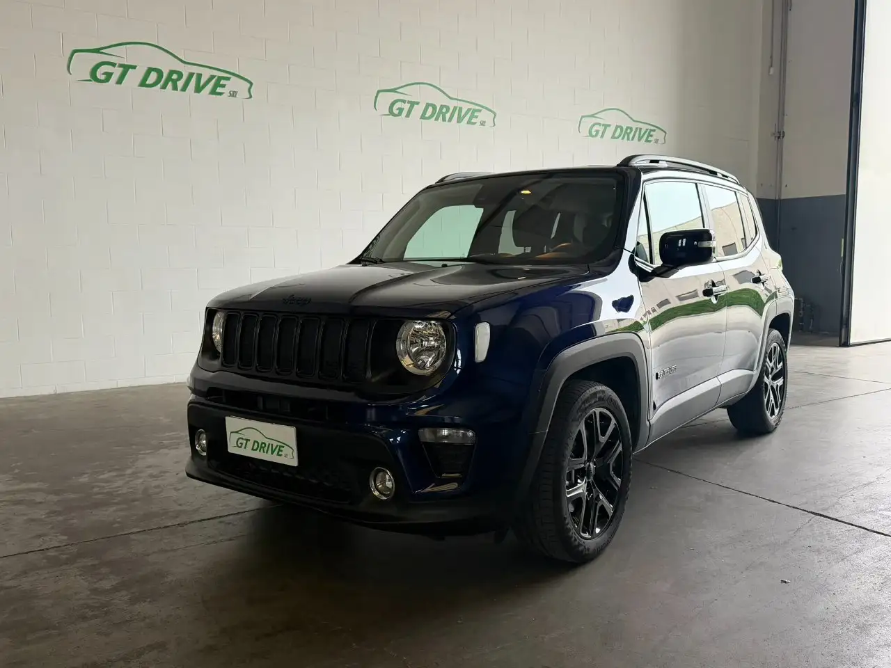 Jeep Renegade 1.3 t4 phev Business Plus 4xe at6 — photo 1 of 15