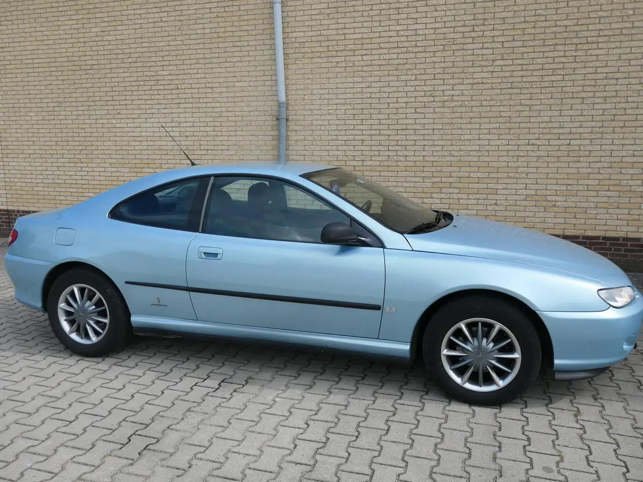 Peugeot 406 406 2.0-16V — photo 1 of 39