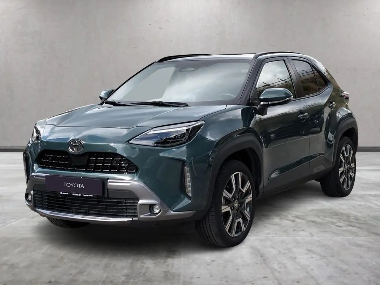 Toyota Yaris Cross 1.5H (130 CV) Lounge E-CVT AWD-i — photo 1 of 10