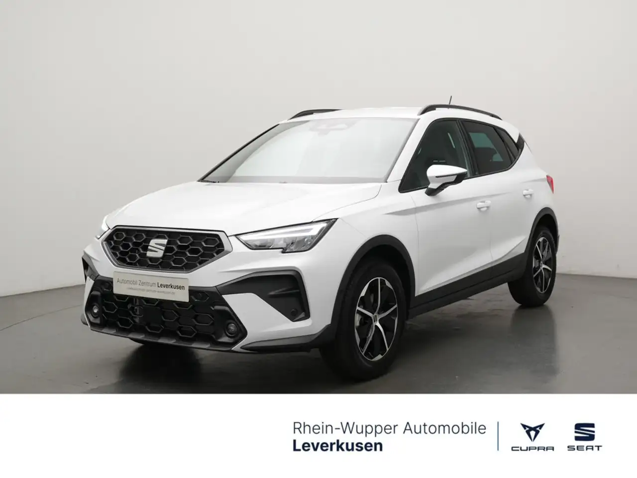 SEAT Arona 1.0 TSI FR LED KAM ACC PDC NAVI SHZ — photo 1 of 14