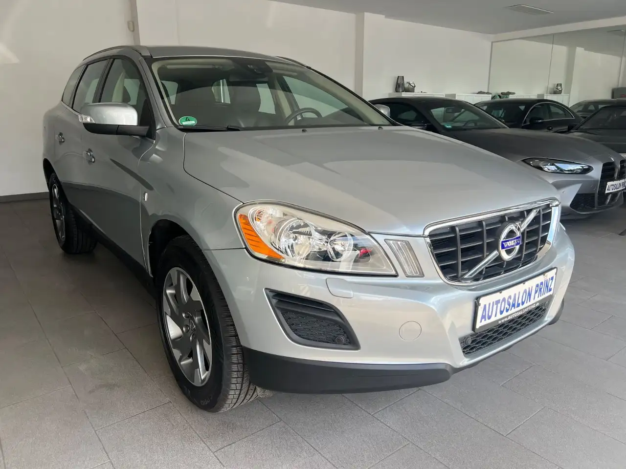 Volvo XC60 D3 AWD Ocean Race NUR 70TKM VolvoService — photo 1 of 25