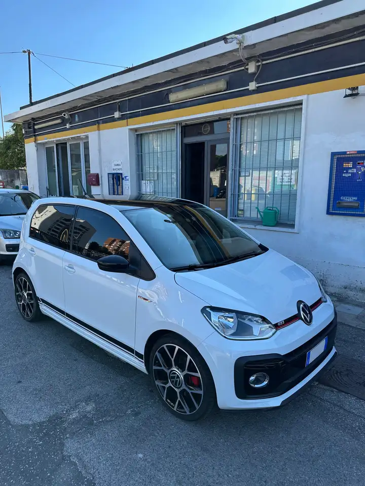 Volkswagen up! GTI 2022 5p — photo 1 of 14