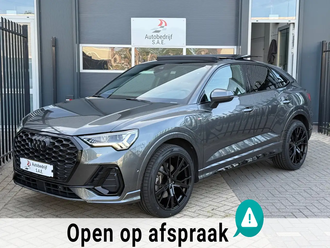 Audi Q3 Sportback 45 TFSI e 3x S-Line PANO LEDER MATRIX CA — photo 1 of 18
