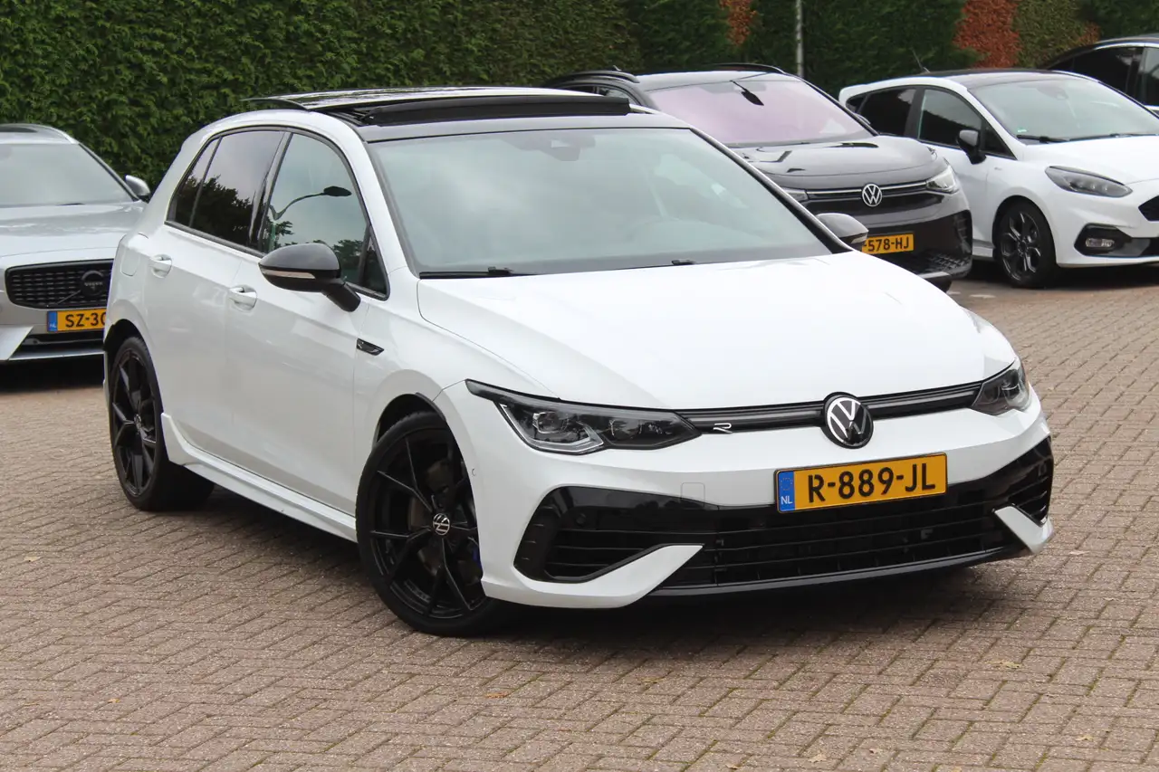 Volkswagen Golf 2.0 TSI R 4Motion / Panoramadak / Camera / Sportui — photo 1 of 36