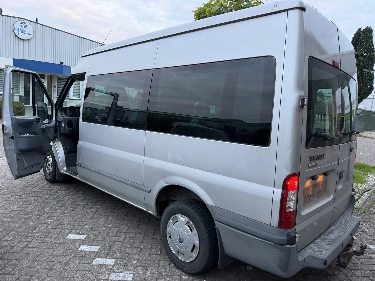 Ford Transit 300 K TDCi Euroline — photo 1 of 6