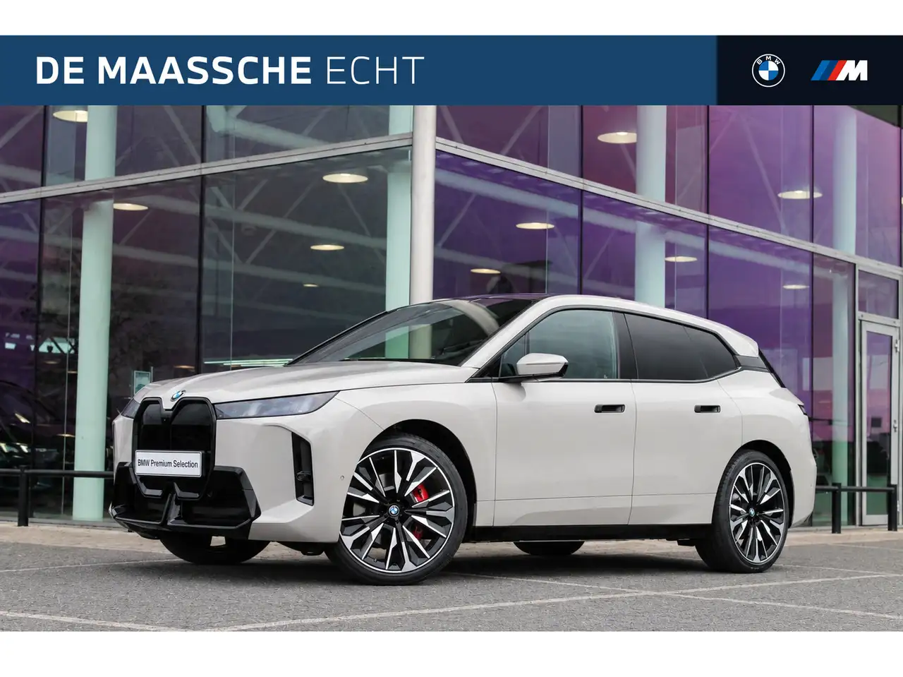 BMW iX xDrive60 M Sport / Panoramadak Sky Lounge / Trekha — photo 1 of 34