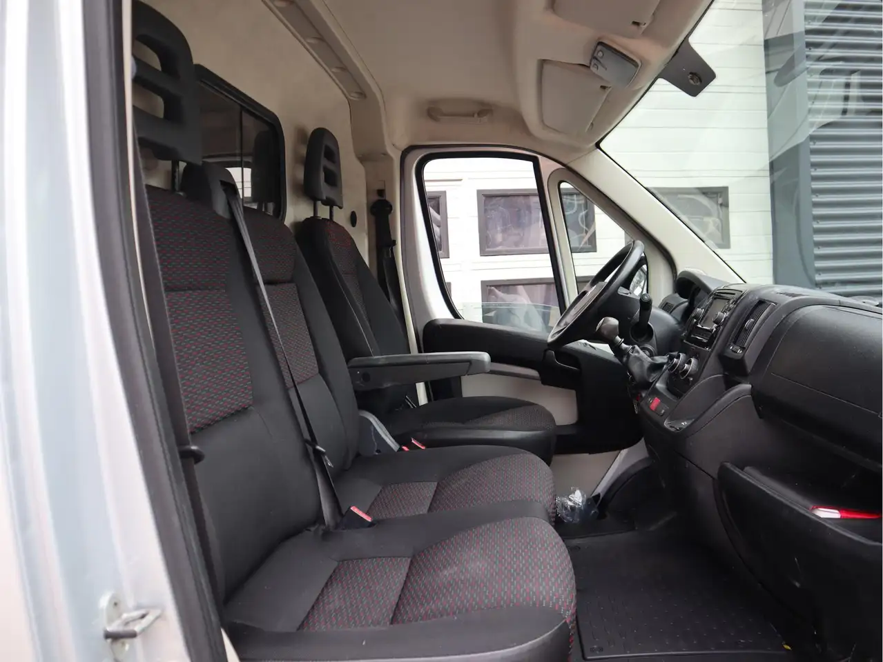2018 Citroen Jumper 2.0 BlueHDi 111pk Euro 6 - L1H1 - Trekhaak - Airco, photograph 7