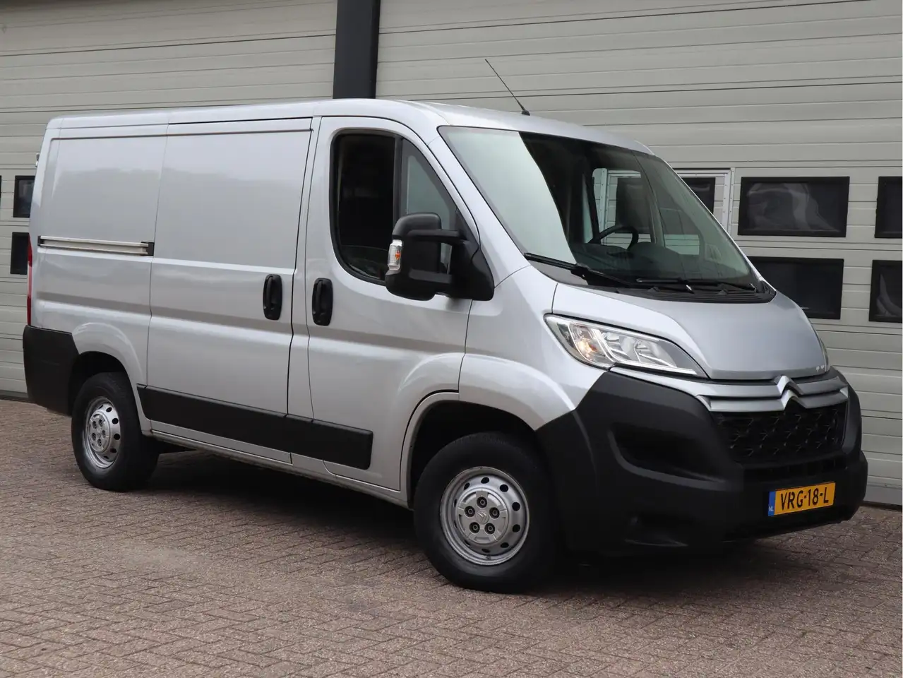 2018 Citroen Jumper 2.0 BlueHDi 111pk Euro 6 - L1H1 - Trekhaak - Airco, photograph 2