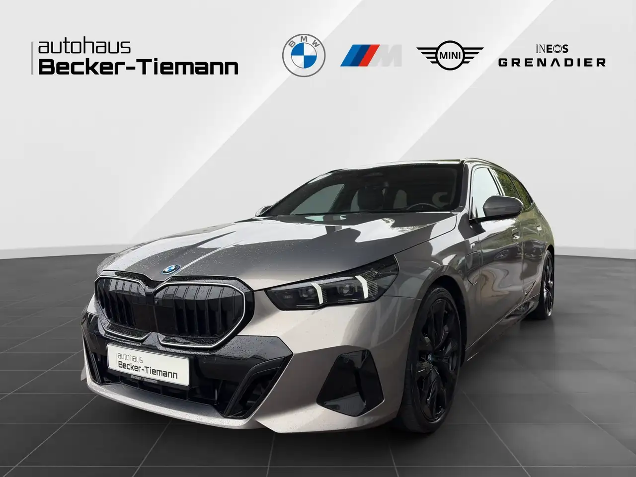 BMW 530 e xDrive Tour| M Sport Pro| IconicGlow| PaAsPro| P — photo 1 of 15